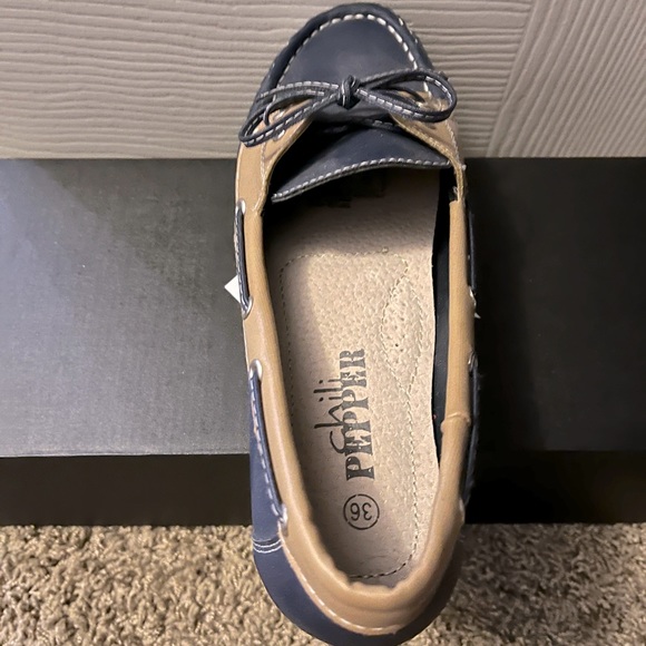 Chili Pepper Sandals - Picture 3 of 4